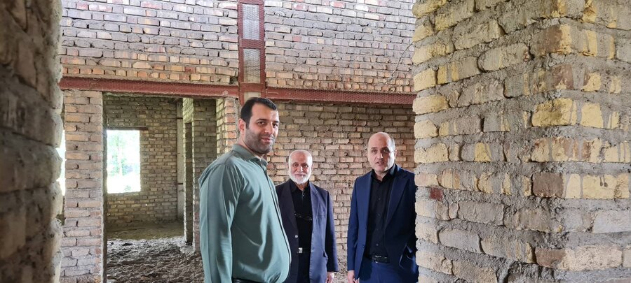 بازدید مدیرکل بهزیستی گیلان از سایت پیشنهادی در روستای فشتام شهرستان رشت بازدید مدیرکل بهزیستی گیلان از سایت پیشنهادی در روستای فشتام شهرستان رشت