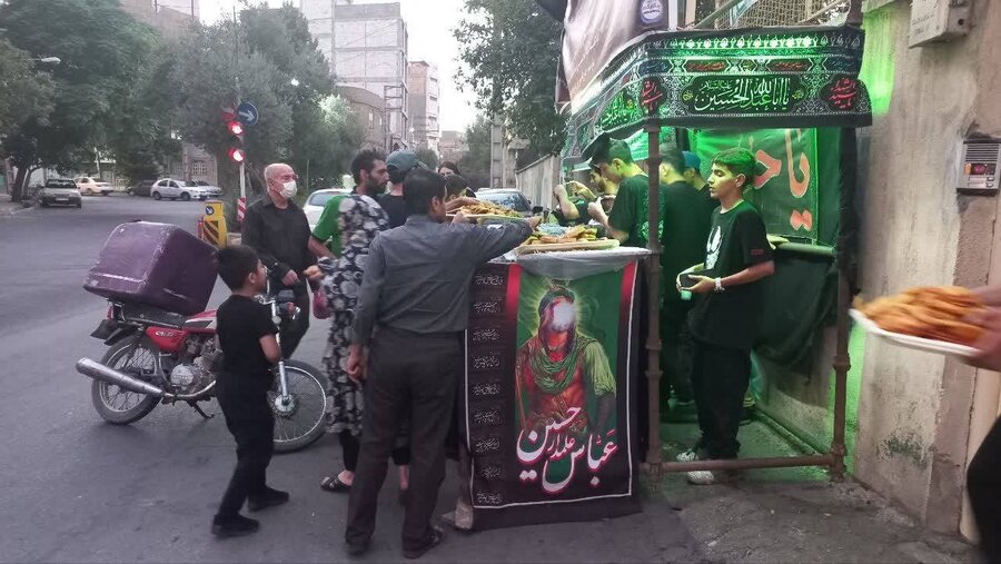 ورامین | برپایی ایستگاه صلواتی توسط فرزندان مقیم در مراکز بهزیستی ورامین | برپایی ایستگاه صلواتی توسط فرزندان مقیم در مراکز بهزیستی
