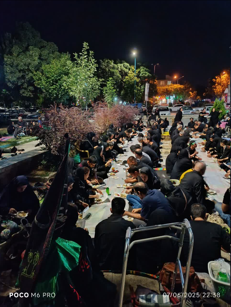 برکت سفره سیدالشهدا در کنار فرزندان بهزیستی دیدنیست / اگر بخواهیم دنیا و آخرتمان آباد باشد، هوای این عزیزان را داشته باشیم