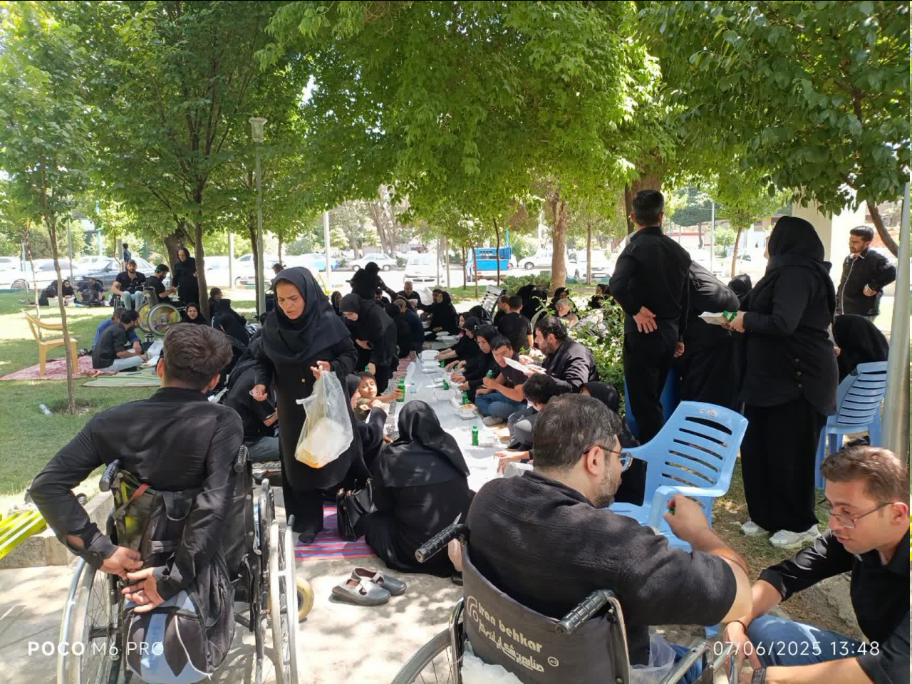 برکت سفره سیدالشهدا در کنار فرزندان بهزیستی دیدنیست / اگر بخواهیم دنیا و آخرتمان آباد باشد، هوای این عزیزان را داشته باشیم