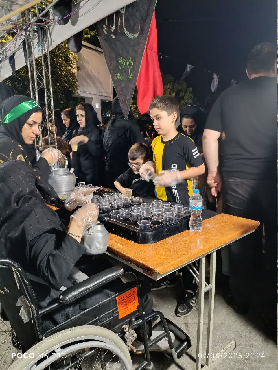 برکت سفره سیدالشهدا در کنار فرزندان بهزیستی دیدنیست / اگر بخواهیم دنیا و آخرتمان آباد باشد، هوای این عزیزان را داشته باشیم