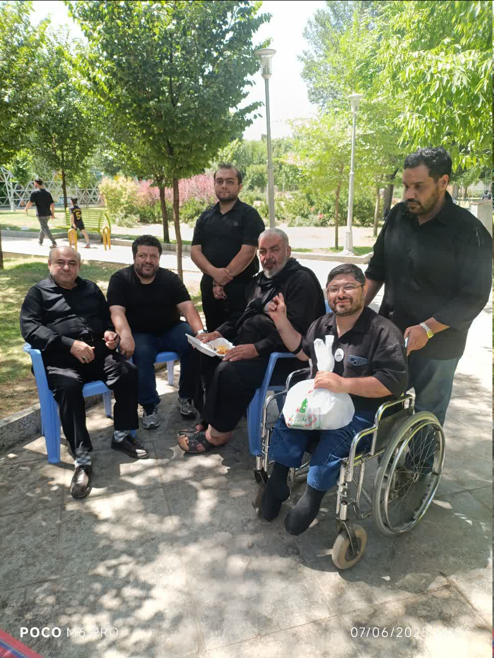 برکت سفره سیدالشهدا در کنار فرزندان بهزیستی دیدنیست / اگر بخواهیم دنیا و آخرتمان آباد باشد، هوای این عزیزان را داشته باشیم