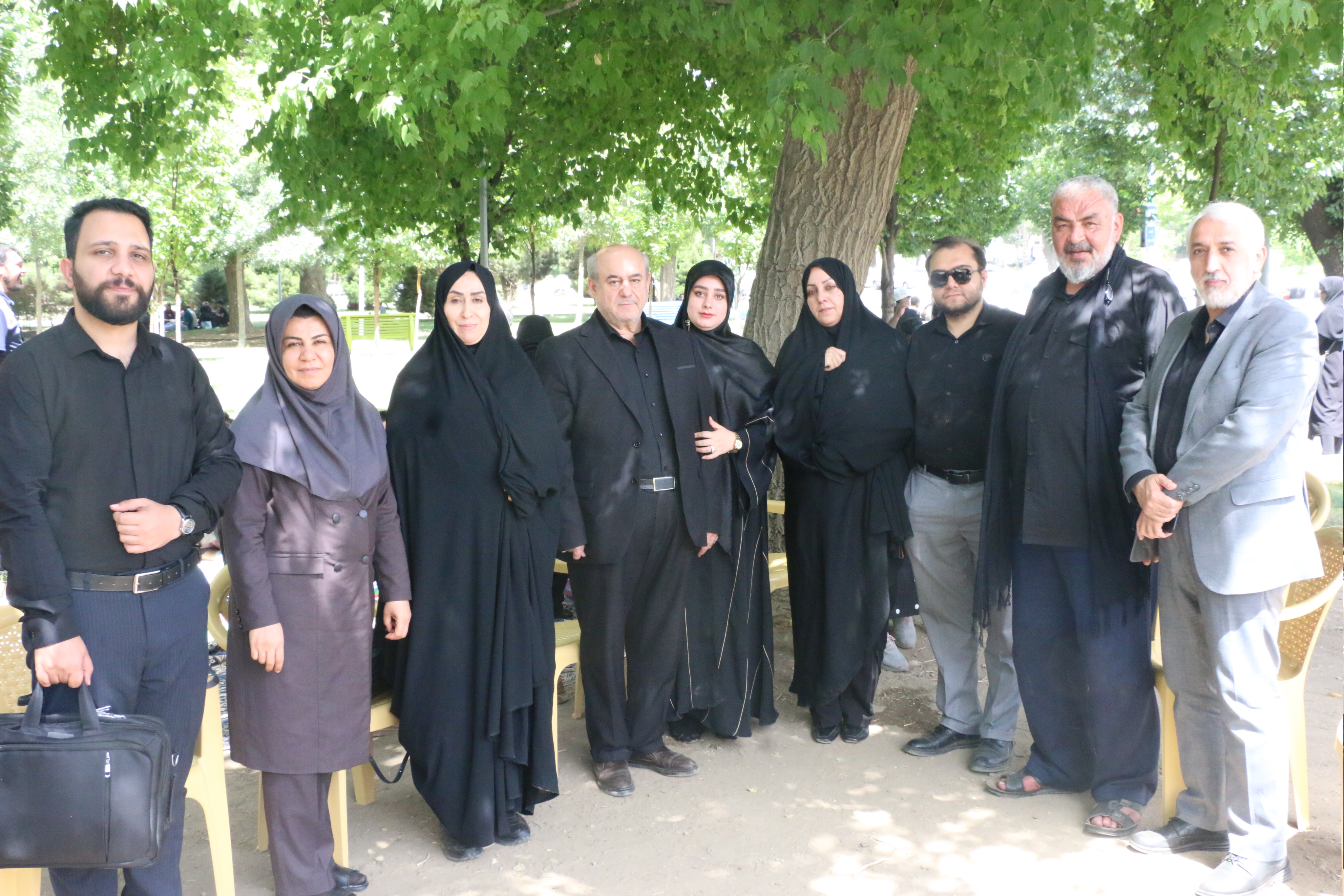 برکت سفره سیدالشهدا در کنار فرزندان بهزیستی دیدنیست / اگر بخواهیم دنیا و آخرتمان آباد باشد، هوای این عزیزان را داشته باشیم