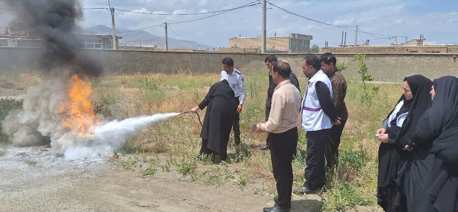 کارگاه اطفاء حریق: گامی مهم در افزایش آمادگی کارکنان بهزیستی و تیم محب چالدران