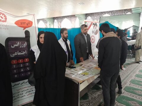 برپایی میزخدمت در نماز جمعه شهرستان عنبرآباد