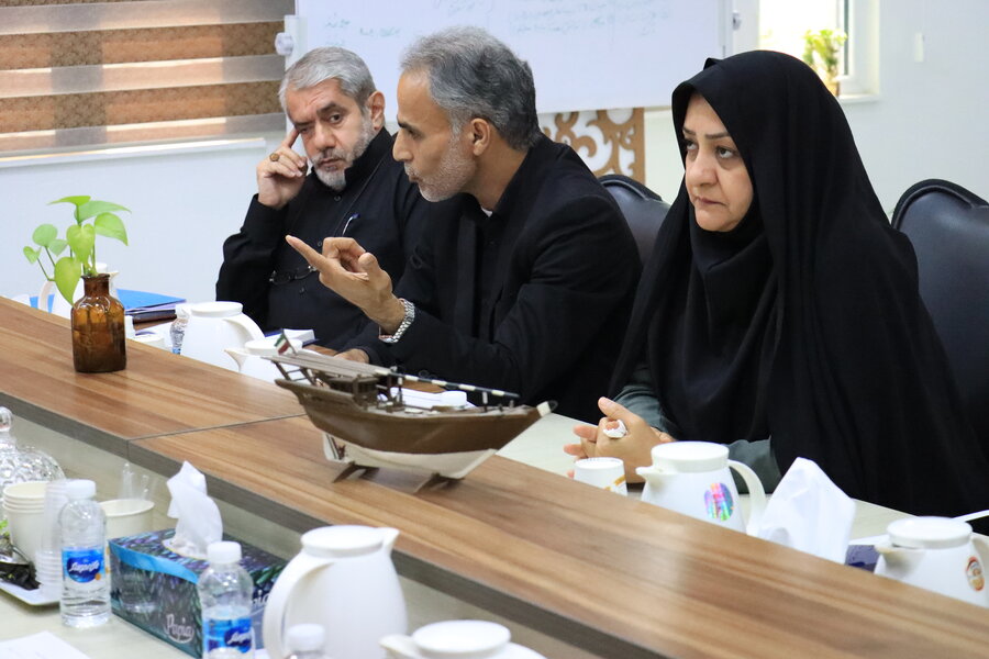 دکتر محمودی سرپرست بهزیستی استان بوشهر بر ارائه خدمات تخصصی بهزیستی به جامعه هدف تاکید کرد