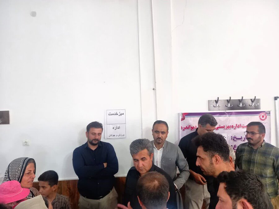 برپایی میز خدمت بهزیستی در مسجد روستای نساره علیا دیواندره
