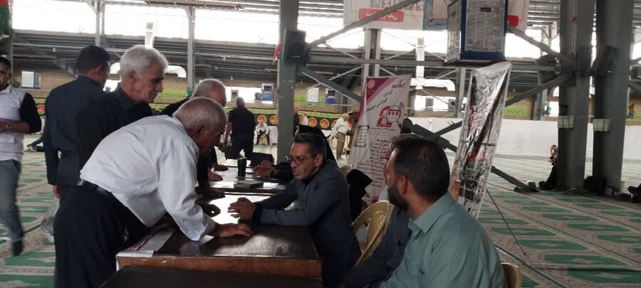 میز خدمت بهزیستی در مصلای نماز جمعه شهرستان رفسنجان برپا شد