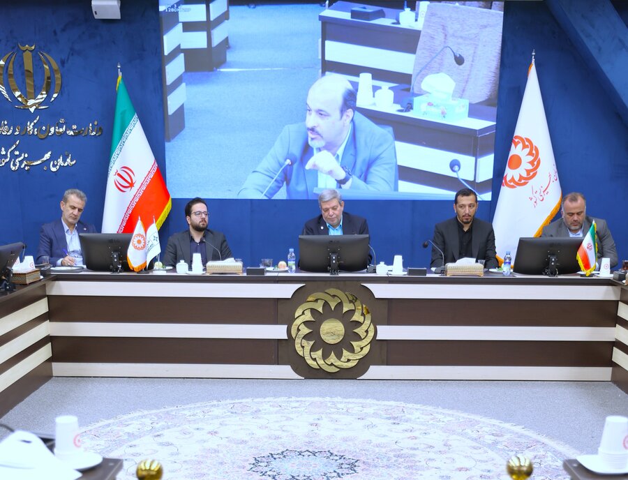 نشست صمیمی با جمعی از خیرین مؤسسات غیر دولتی