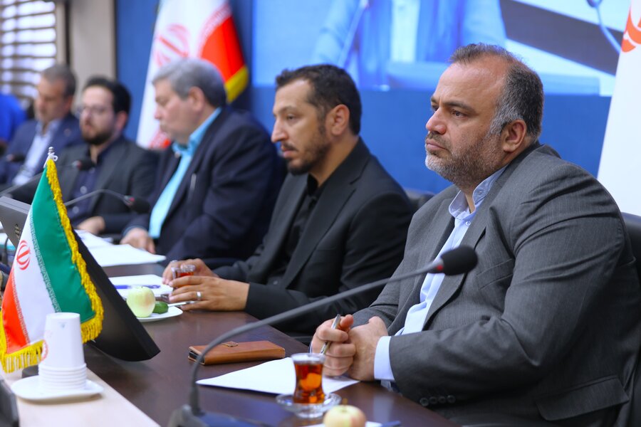 نشست صمیمی با جمعی از خیرین مؤسسات غیر دولتی