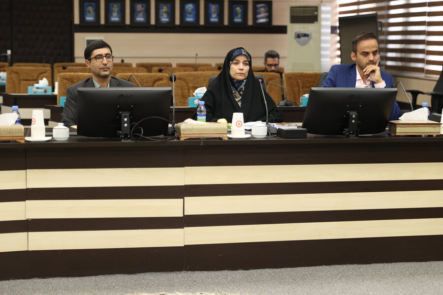 نشست صمیمی با جمعی از خیرین مؤسسات غیر دولتی