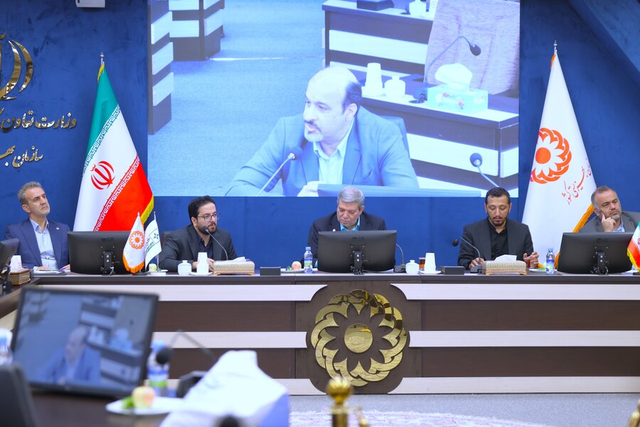 نشست صمیمی با جمعی از خیرین مؤسسات غیر دولتی