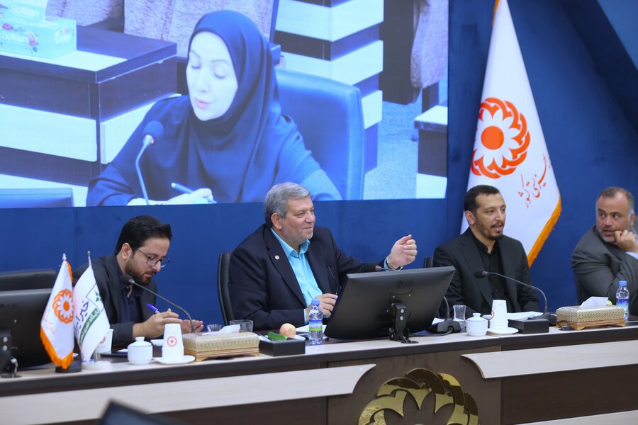 نشست صمیمی با جمعی از خیرین مؤسسات غیر دولتی