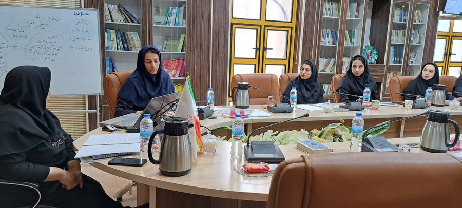 نشست آموزشی ویژه کارشناسان واحدهای مدیریت مورد فعال در شهرستانها