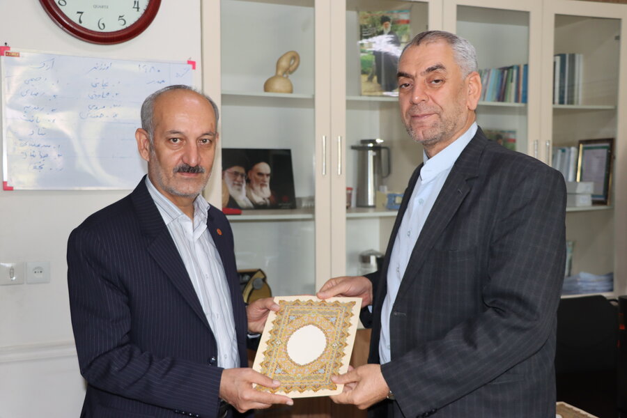 تقدیر از همکاران حوزه فناوری اطلاعات و حراست بهزیستی استان به مناسبت گرامیداشت روزهای ملی