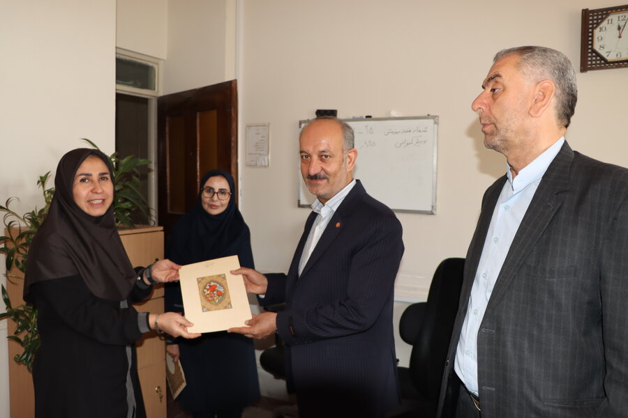 تقدیر از همکاران حوزه فناوری اطلاعات و حراست بهزیستی استان به مناسبت گرامیداشت روزهای ملی