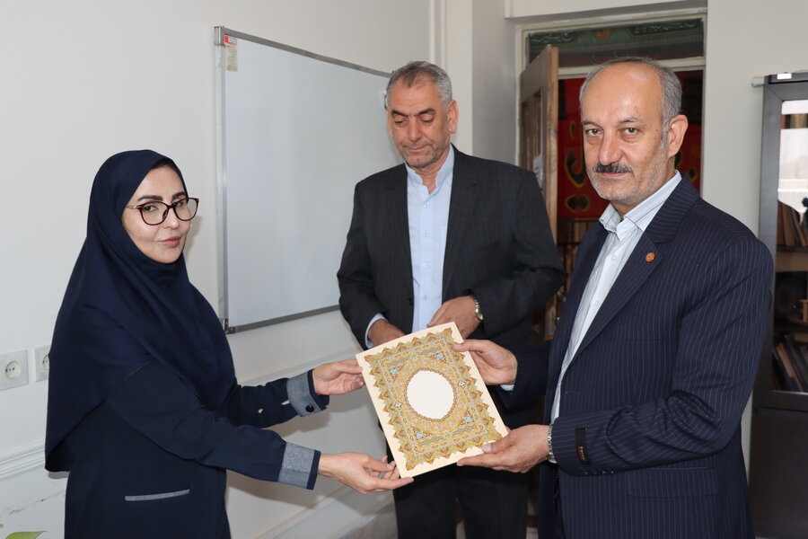 تقدیر از همکاران حوزه فناوری اطلاعات و حراست بهزیستی استان به مناسبت گرامیداشت روزهای ملی