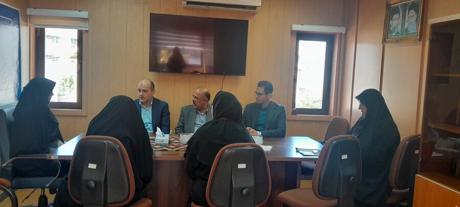 نشست مدیرکل بهزیستی گیلان و هئیت همراه با مدیرکل دفتر زنان و خانواده استانداری گیلان