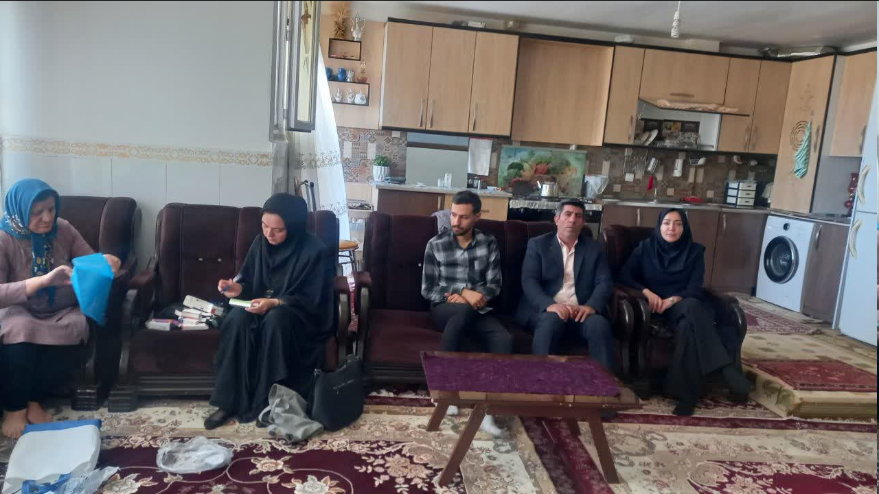 بازدید مشترک بهزیستی و شبکه بهداشت از مددجویان، همزمان با هفته ملی خانواده در شهرستان درگزین