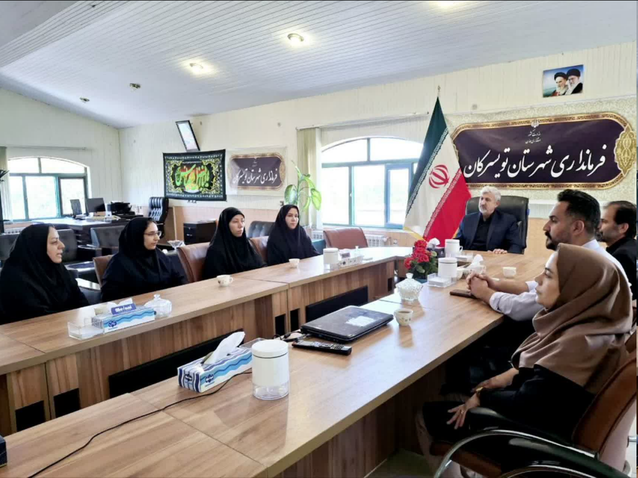 دیدار با فرماندار تویسرکان در نخستین روز از هفته بهزیستی