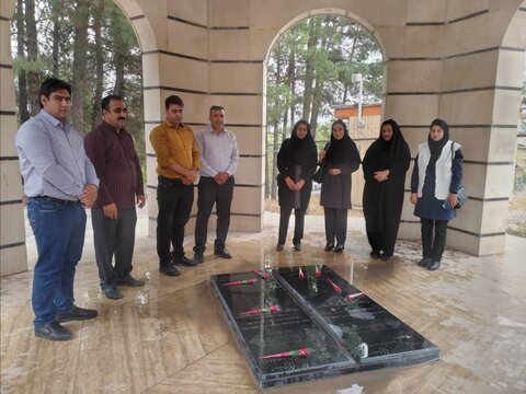 گزارش تصویری| ادای احترام روسا و کارکنان ادارات بهزیستی شهرستانها به شهدا