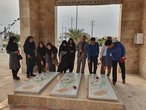 گزارش تصویری| ادای احترام روسا و کارکنان ادارات بهزیستی شهرستانها به شهدا