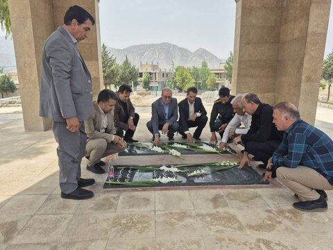 گزارش تصویری| ادای احترام روسا و کارکنان ادارات بهزیستی شهرستانها به شهدا