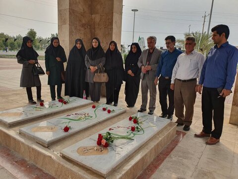گزارش تصویری| ادای احترام روسا و کارکنان ادارات بهزیستی شهرستانها به شهدا