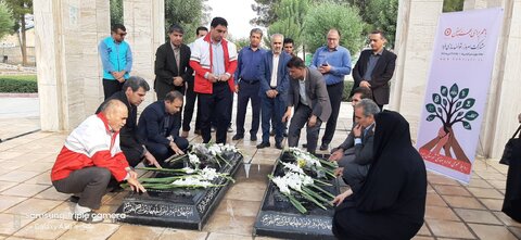 گزارش تصویری| ادای احترام روسا و کارکنان ادارات بهزیستی شهرستانها به شهدا