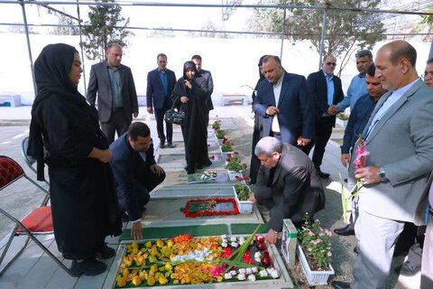 گزارش تصویری | تجدید میثاق کارکنان بهزیستی البرز با آرمان‌های امام راحل و شهدای گرانقدر در معیت معاون وزیر و رئیس سازمان بهزیستی کشور
