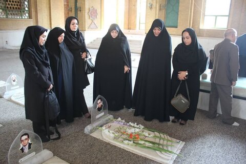 گزارش تصویری | تجدید میثاق کارکنان بهزیستی البرز با آرمان‌های امام راحل و شهدای گرانقدر در معیت معاون وزیر و رئیس سازمان بهزیستی کشور