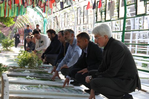 گزارش تصویری|گلباران قبور مطهر شهدا و زیارت حرم مطهر حضرت شاهچراغ (ع) به مناسبت اولین روز از هفته بهزیستی