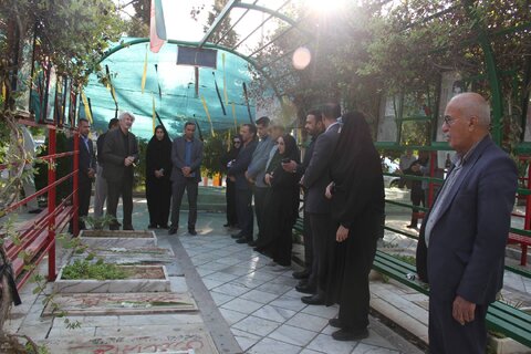 گزارش تصویری|گلباران قبور مطهر شهدا و زیارت حرم مطهر حضرت شاهچراغ (ع) به مناسبت اولین روز از هفته بهزیستی