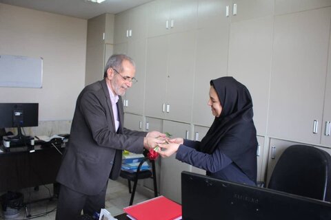 گزارش تصویری | تقدیر مدیرکل بهزیستی البرز از کارکنان به مناسبت آغاز هفته بهزیستی