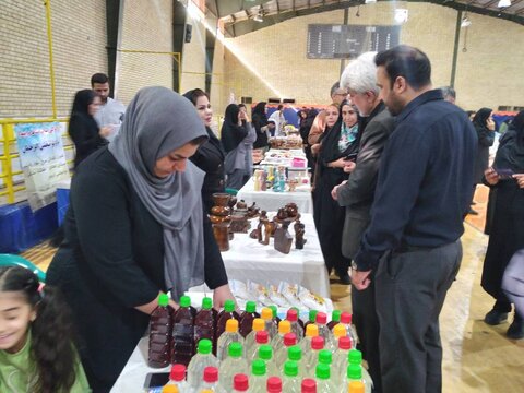شیراز| افتتاح نمایشگاه صنایع دستی جامعه هدف بهزیستی شیراز  با حضور مدیر کل و معاونین بهزیستی فارس