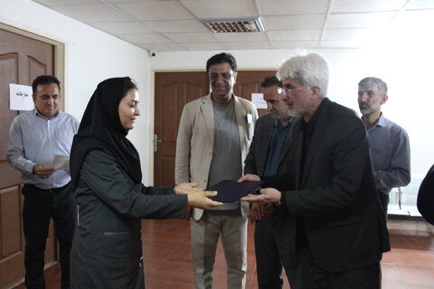 گزارش تصویری|تقدیر از کارکنان اورژانس اجتماعی و ۱۴۸۰ بهزیستی فارس ,فعال در جنگ تحمیلی ۱۲ روزه