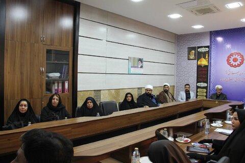 حضور مدیر کل ,معاون مشارکت های مردمی و نمایندگان موسسات و تشکل های غیردولتی شیراز در ویدئو کنفرانس کشوری رئیس سازمان بهزیستی کشور با مدیران کل و تشکل ها