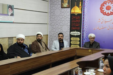 حضور مدیر کل ,معاون مشارکت های مردمی و نمایندگان موسسات و تشکل های غیردولتی شیراز در ویدئو کنفرانس کشوری رئیس سازمان بهزیستی کشور با مدیران کل و تشکل ها