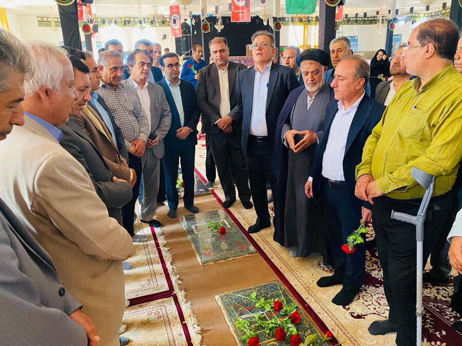 برگزاری زیارت عاشورا و عطر افشانی گلزار شهدای یاسوج با حضور مدیرکل و کارکنان بهزیستی کهگیلویه و بویراحمد