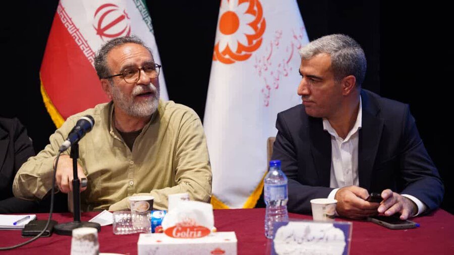 معاون دبیرخانه ستاد ملی جمعیت کشور در اکران فیلم مستند خاموش عنوان کرد معاون دبیرخانه ستاد ملی جمعیت کشور در اکران فیلم مستند خاموش عنوان کرد