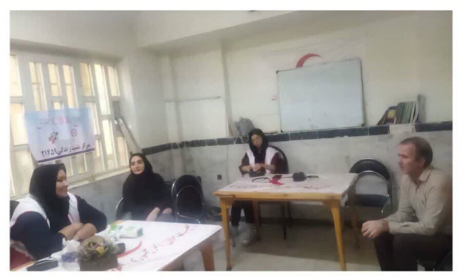 کرج | جلسه مشترک مرکز مثبت زندگی با خانه هلال حسین‌آباد مهرشهر