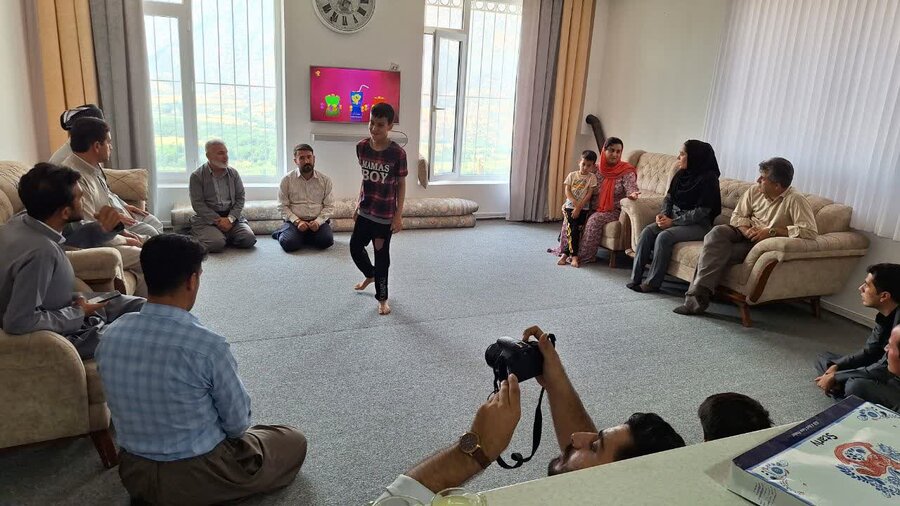 بازدید از خانوادههای تحت پوشش بهزیستی