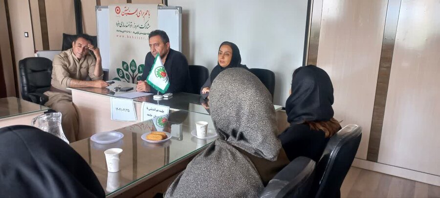 برگزاری نشست صمیمانه بهزیستی کامیاران با دانشجویان تحت حمایت