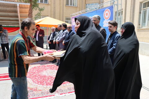 گزارش تصویری ا آیین اهدای 15 سری جهیزیه به زوج های تحت حمایت بهزیستی استان