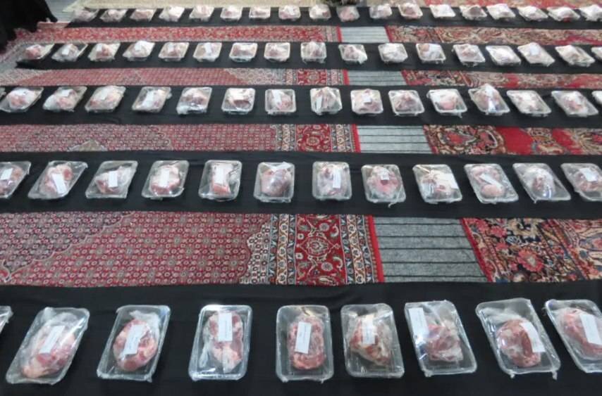 توزیع نذر حسینی گوشت گرم به مناسبت هفته بهزیستی