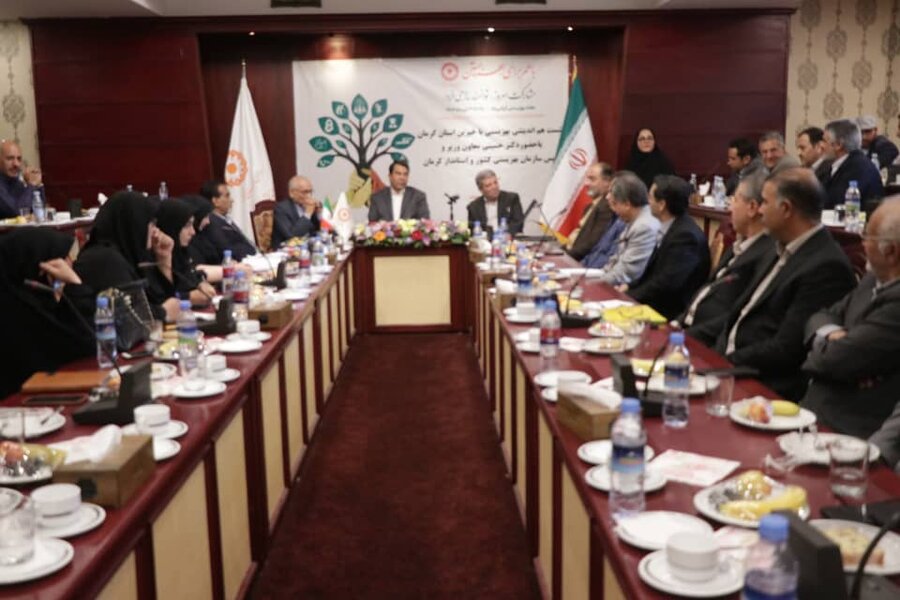 نشست هم‌اندیشی با خیرین استان کرمان