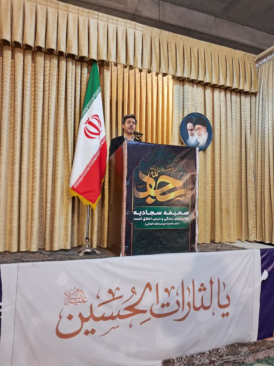 سخنرانی معاون توسعه توانمندسازی بهزیستی در نمازجمعه پردیسان و برپایی میز خدمت