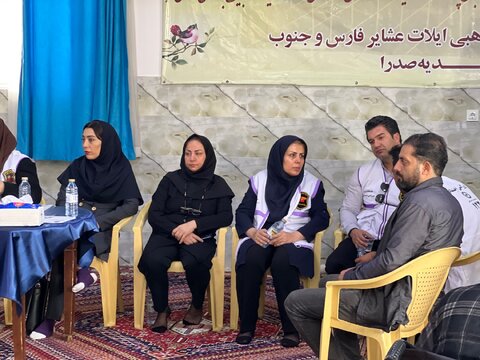 میز ارتباطات مردمی مدیرکل بهزیستی فارس در مهدیه صدرابهزیستی در مسیر آرمان های انقلاب و شهدا
