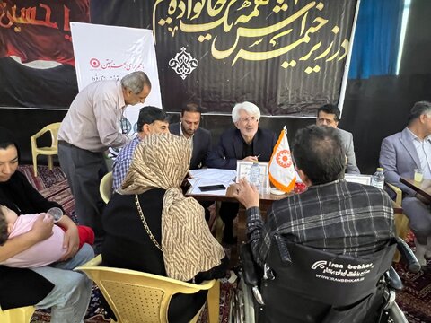 میز ارتباطات مردمی مدیرکل بهزیستی فارس در مهدیه صدرابهزیستی در مسیر آرمان های انقلاب و شهدا