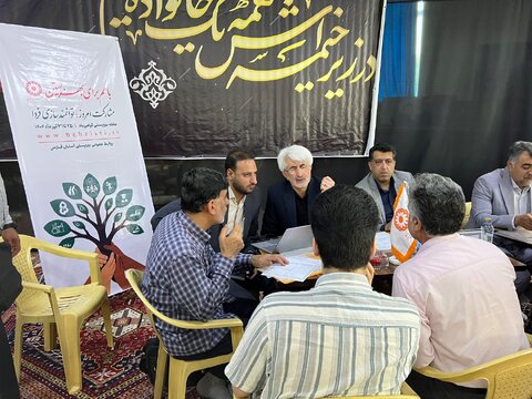 میز ارتباطات مردمی مدیرکل بهزیستی فارس در مهدیه صدرابهزیستی در مسیر آرمان های انقلاب و شهدا